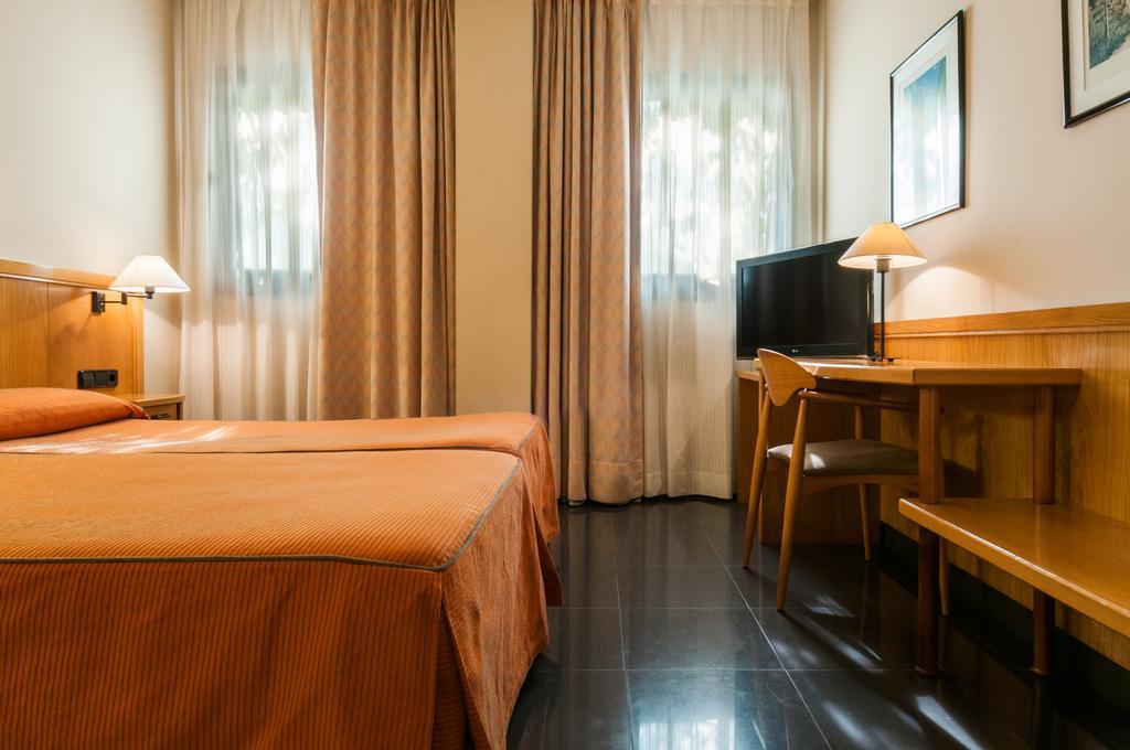 Hotel Ruta De Europa Vitoria-Gasteiz Kültér fotó